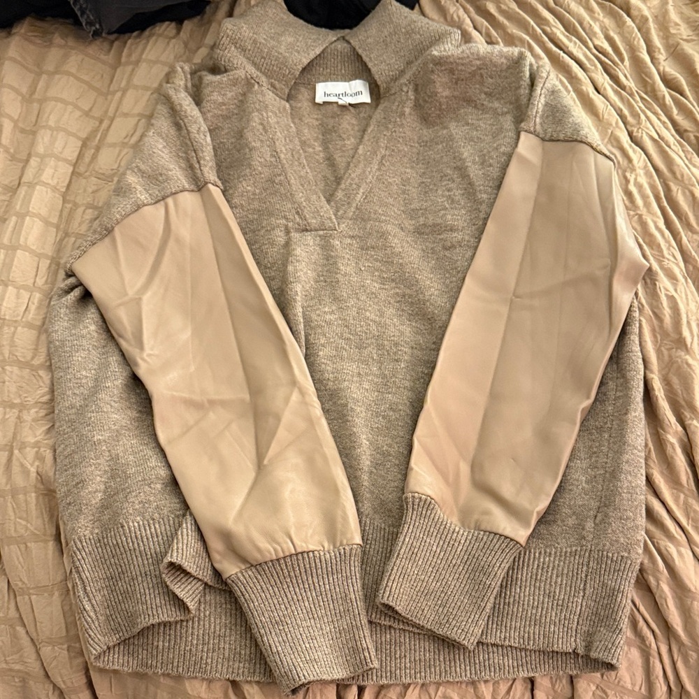 American Stitch V-Neck Sweater beige with leather sleeves